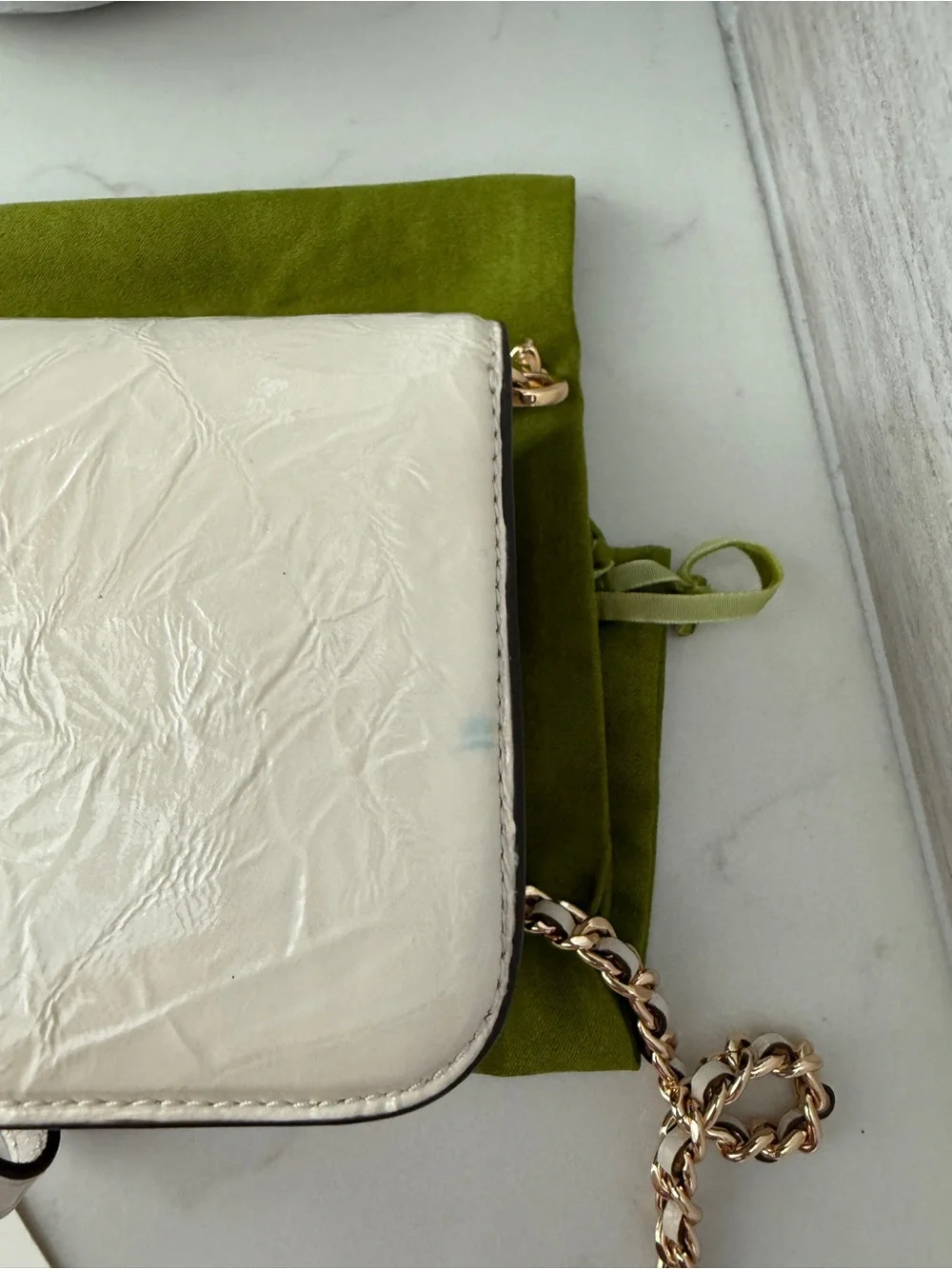 Tory Burch crinkle Cream patent leather Logo Crossbody/wristlet strap Preloved